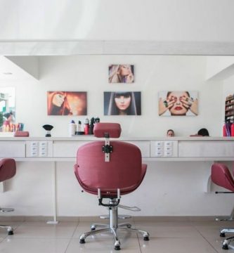 salon de belleza rosado